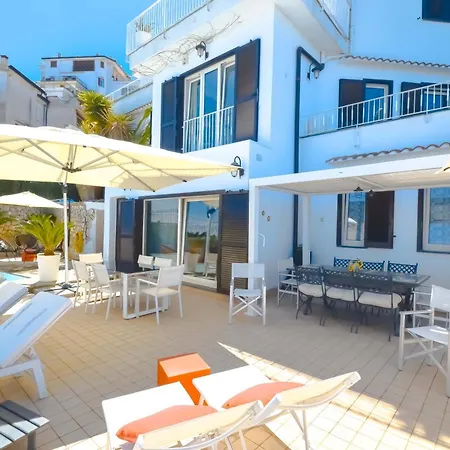 - Casa Luca Holiday home *